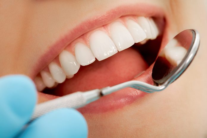 Depositphotos_11338283_xl-2015-min healthy mouth